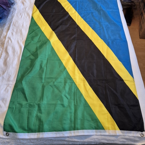 Flag of Tanzania with grommets 35 1/2" x 60 1/2 EUC - Picture 3 of 4